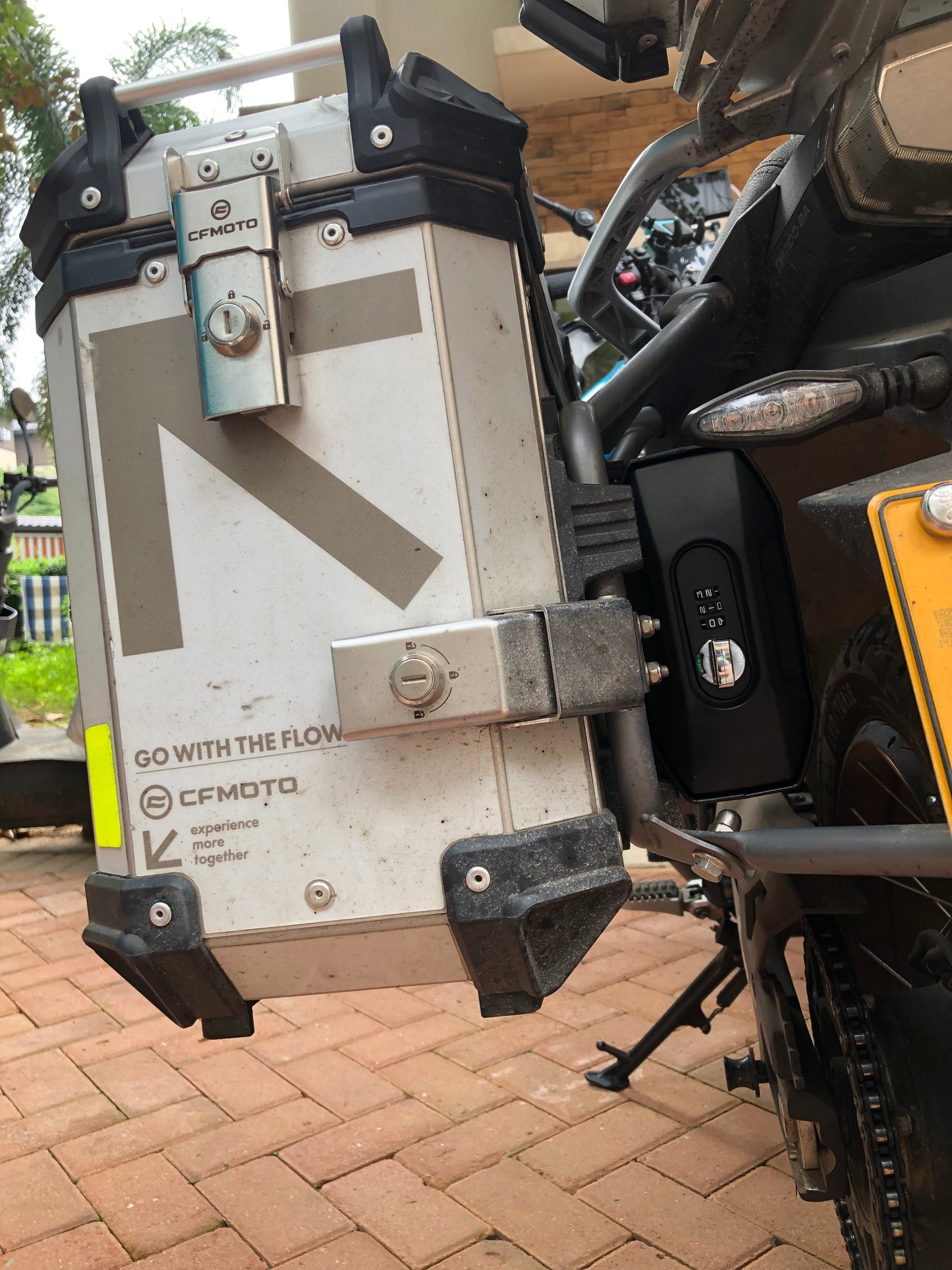 450MT Luggage rack tool box (A)