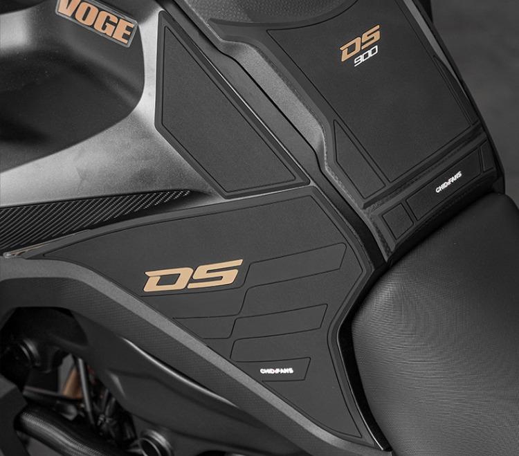 DSX900 Fuel tank stickers(D)