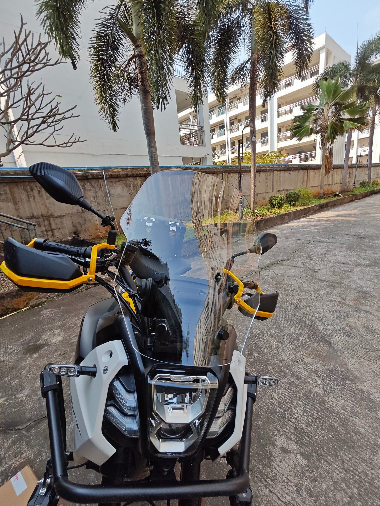 SVT650 Windshield (Type A)