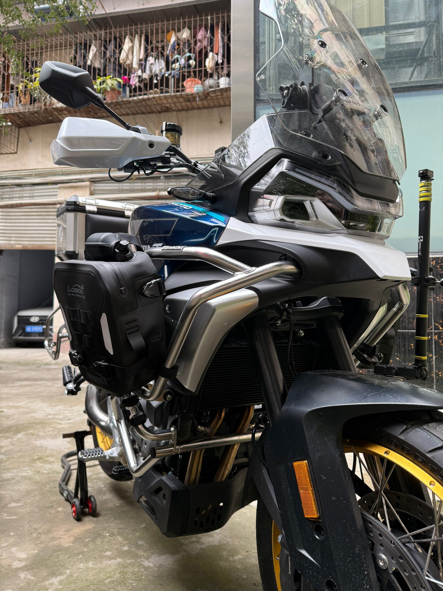 700MT Bumper(A)