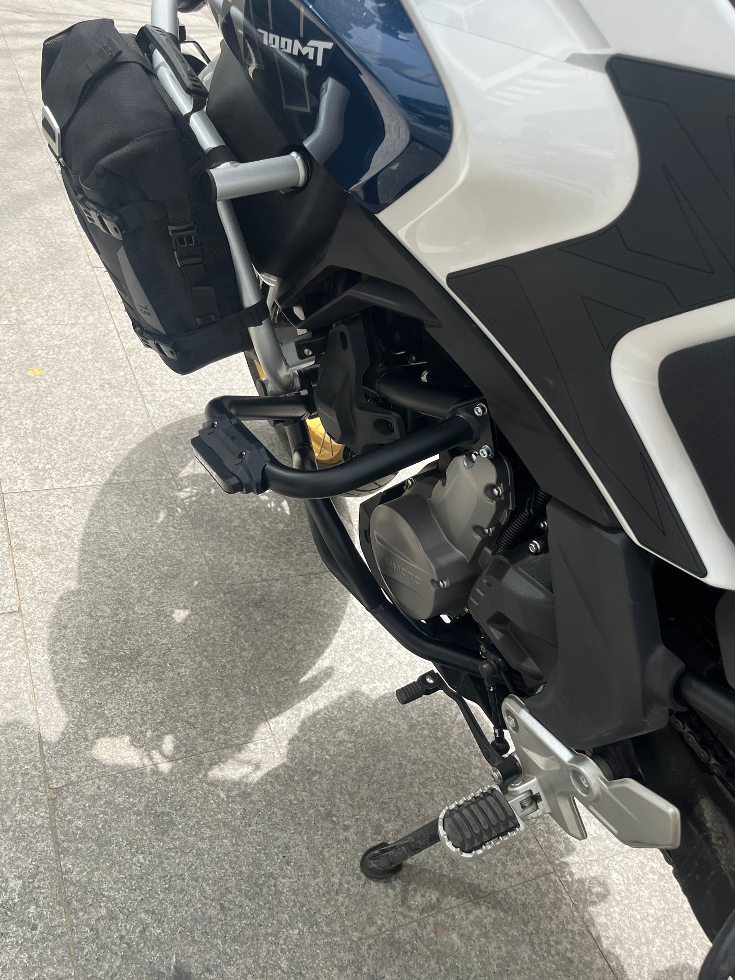 700MT Bumper(B)