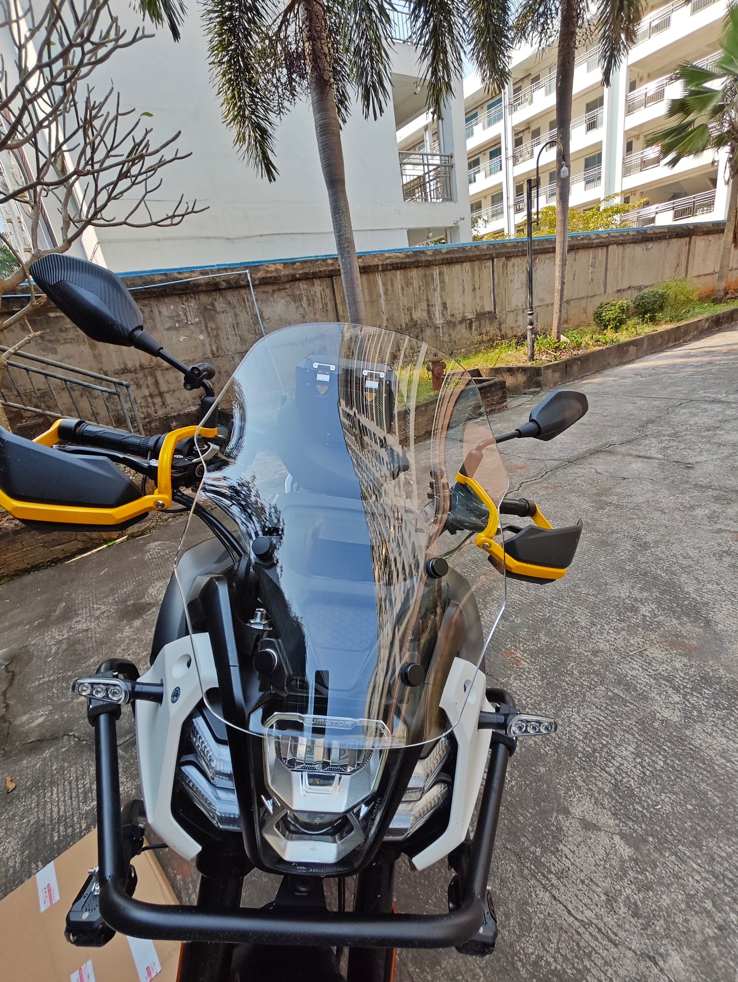 SVT650 Windshield (Type A)