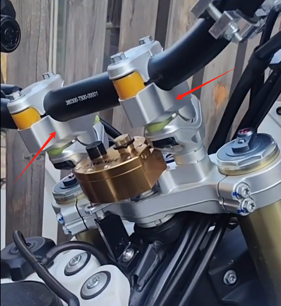 450RALLY Handlebar Risers (B)