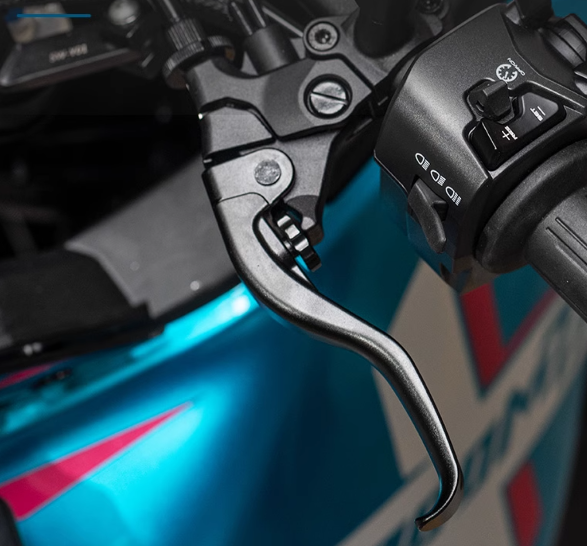 800MT-X Clutch handle (B)