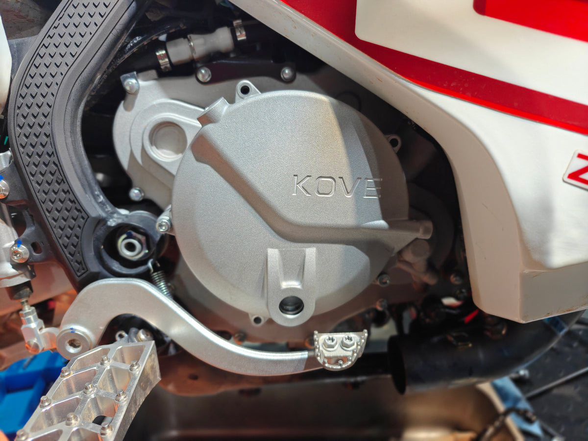 450RALLY Clutch cover protection (carbon fiber)