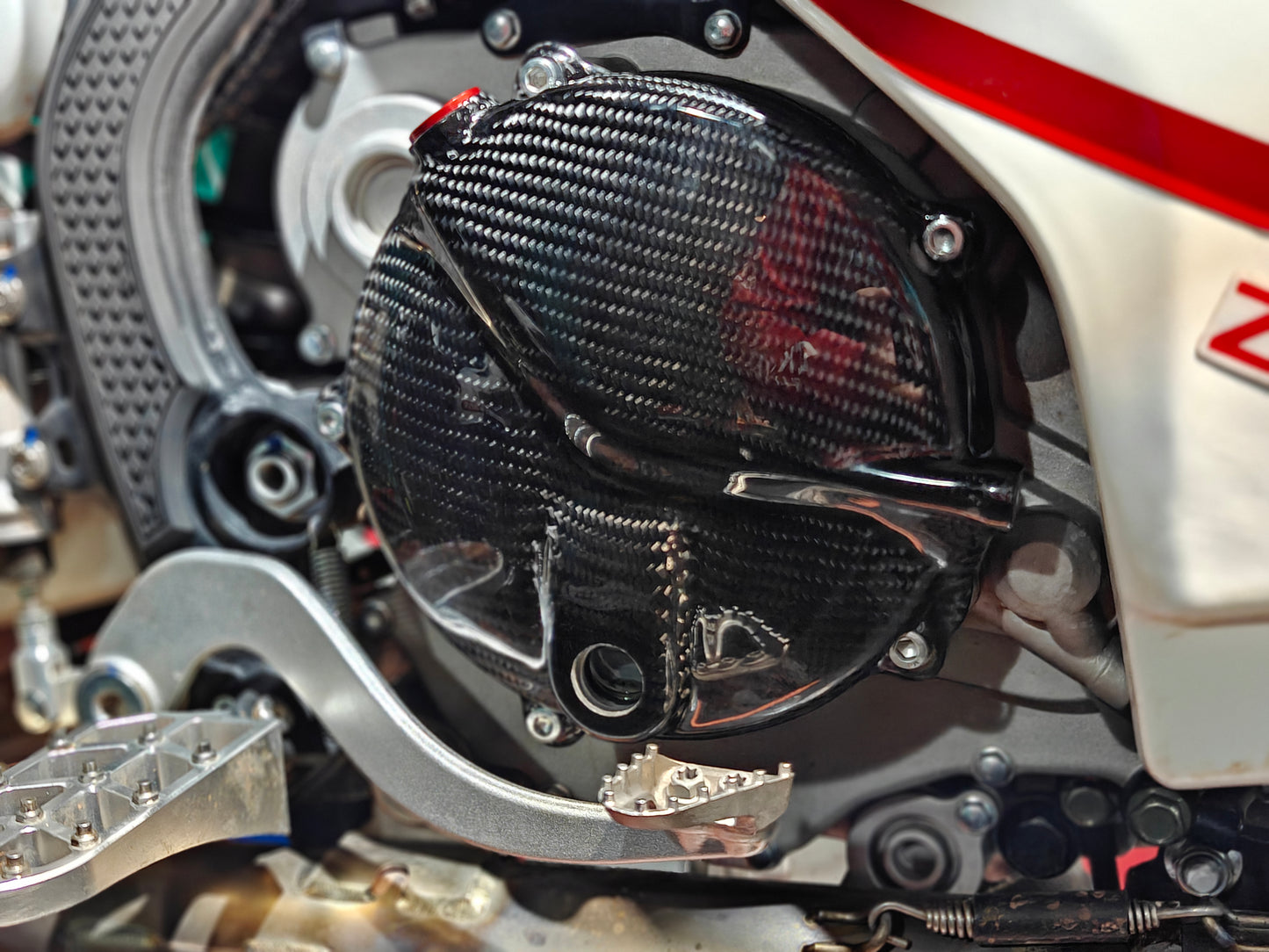 450RALLY Clutch cover protection (carbon fiber)