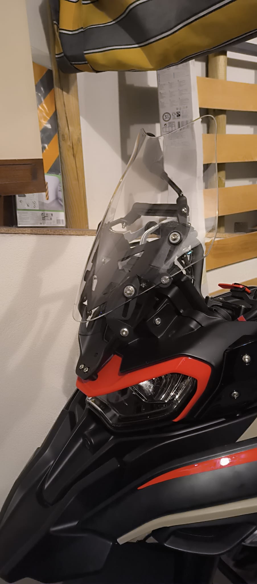 TRK702/X windshield lift bracket