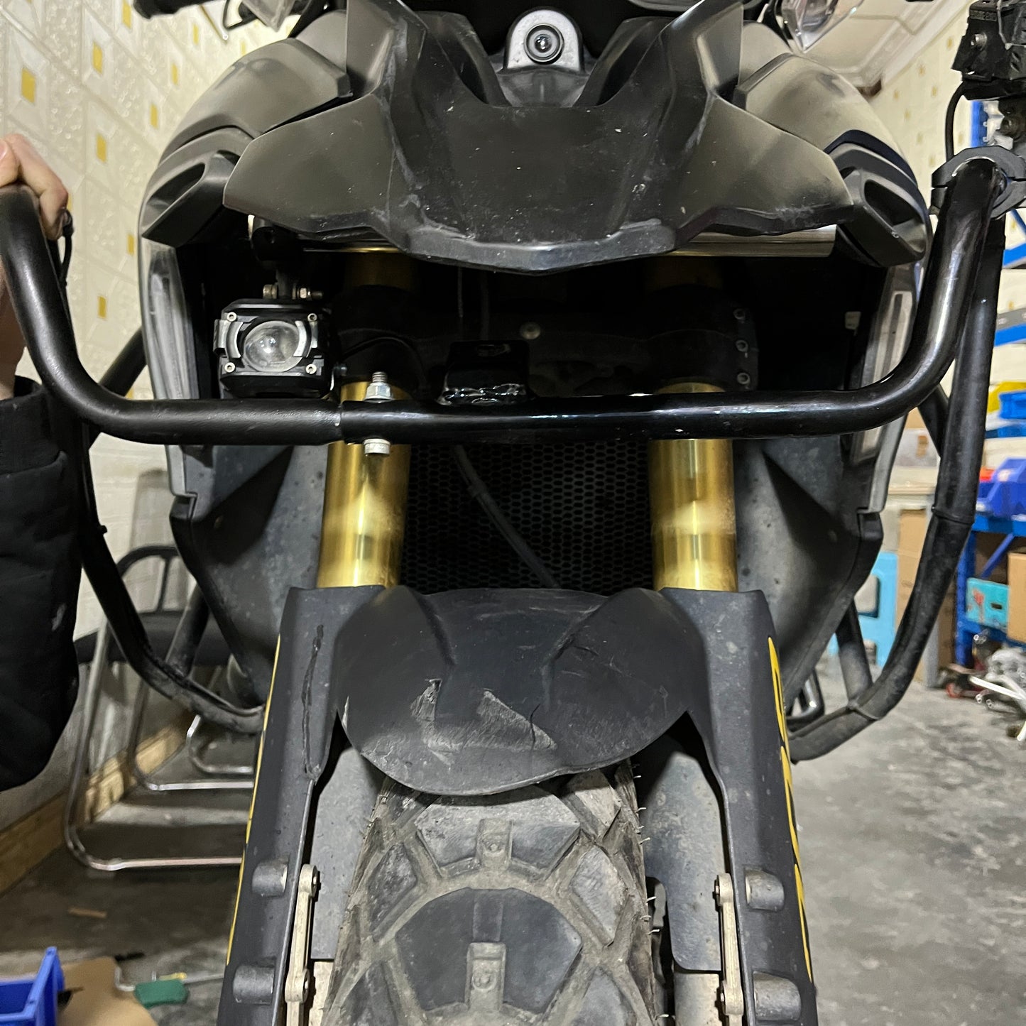 TRK702/X Auxiliary light bracket