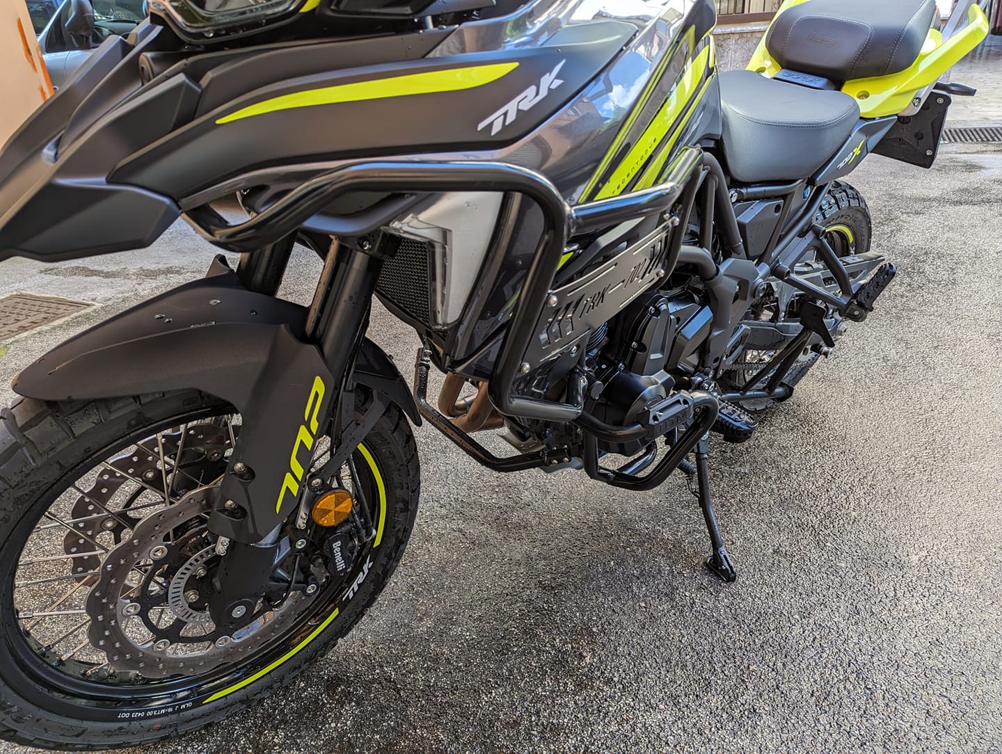 TRK702/X protection bar (Model B)