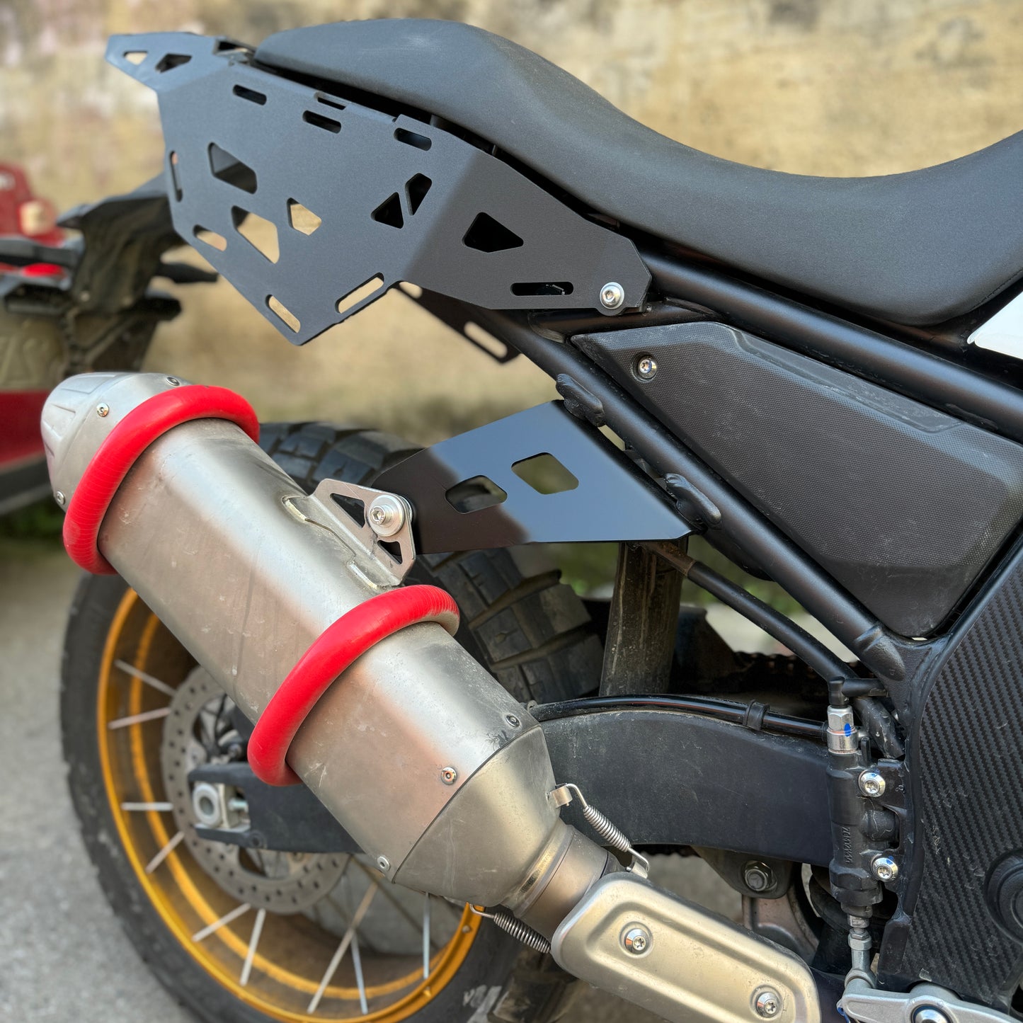 Kove 800X Exhaust bracket (B)