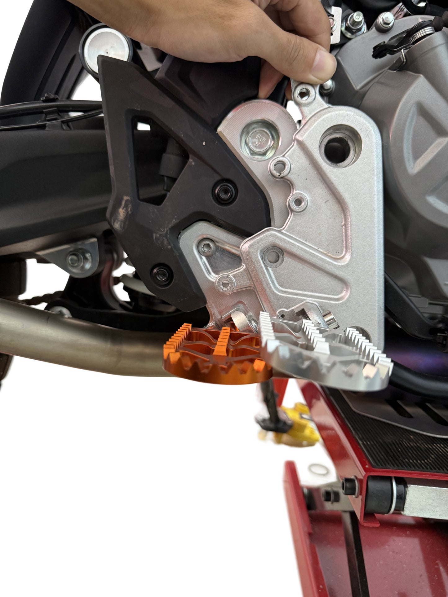 450MT Front Footrest Bracket(-2cm)