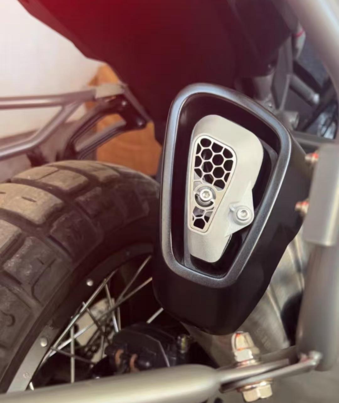 450MT Exhaust grille