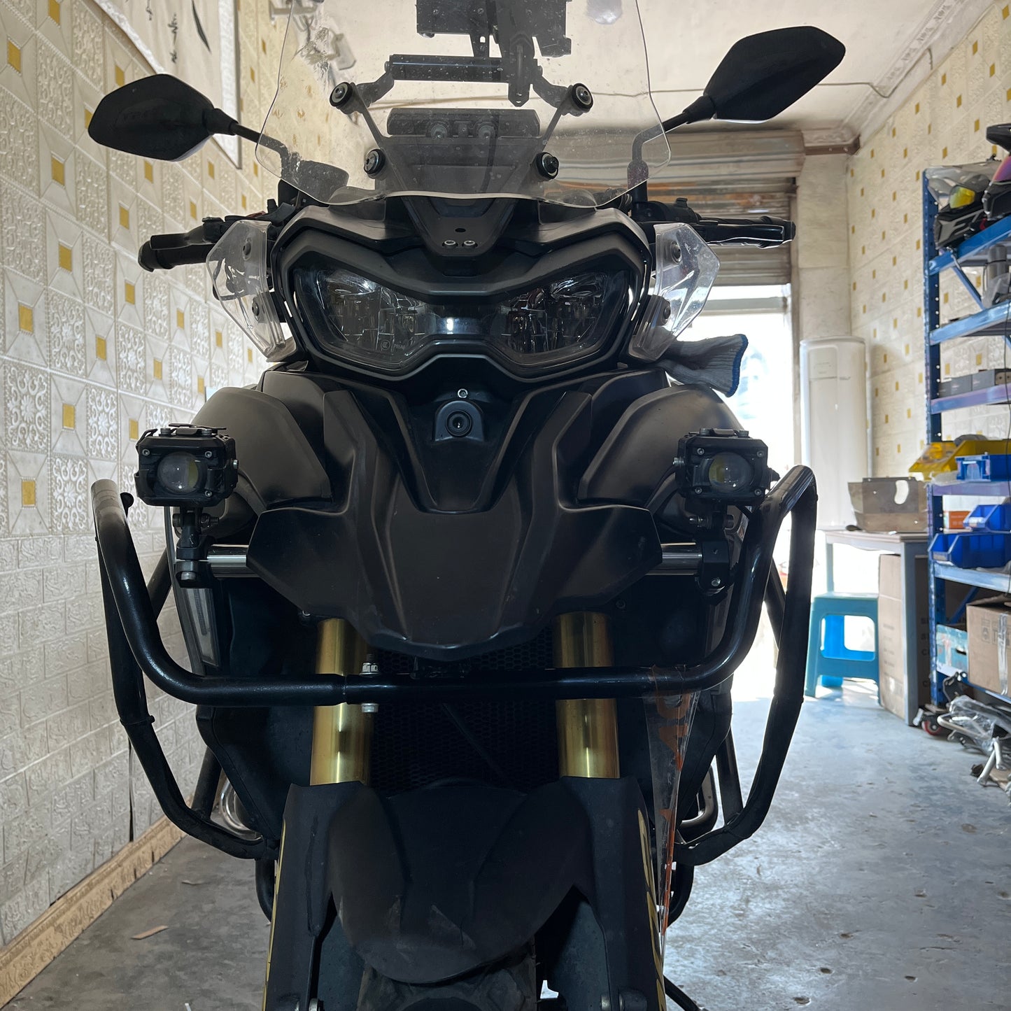 TRK702/X Auxiliary light bracket