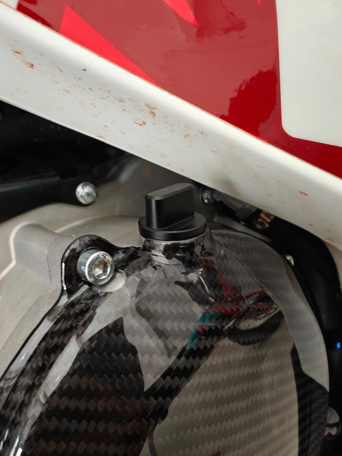 450RALLY Clutch cover plug