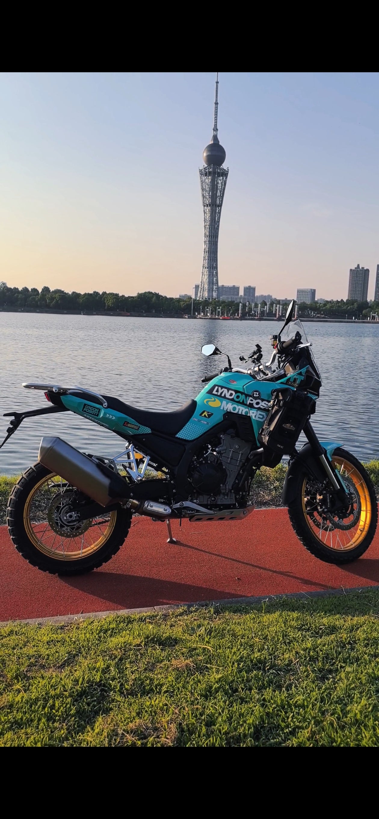 Kove 800X Bumper bag