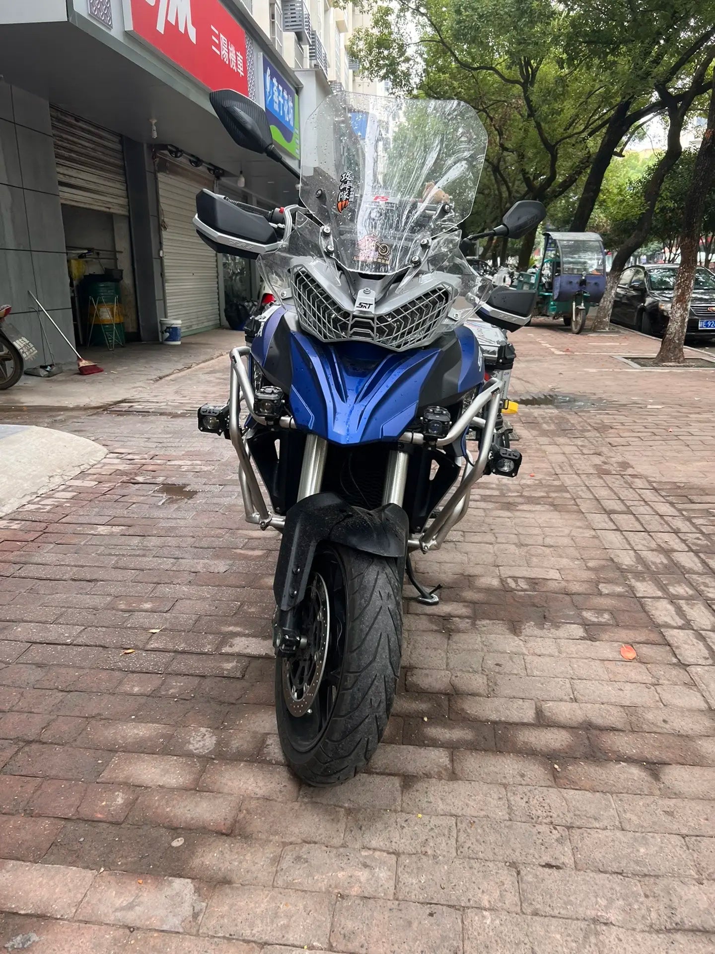 SRT750/800 Windshield (Model C)