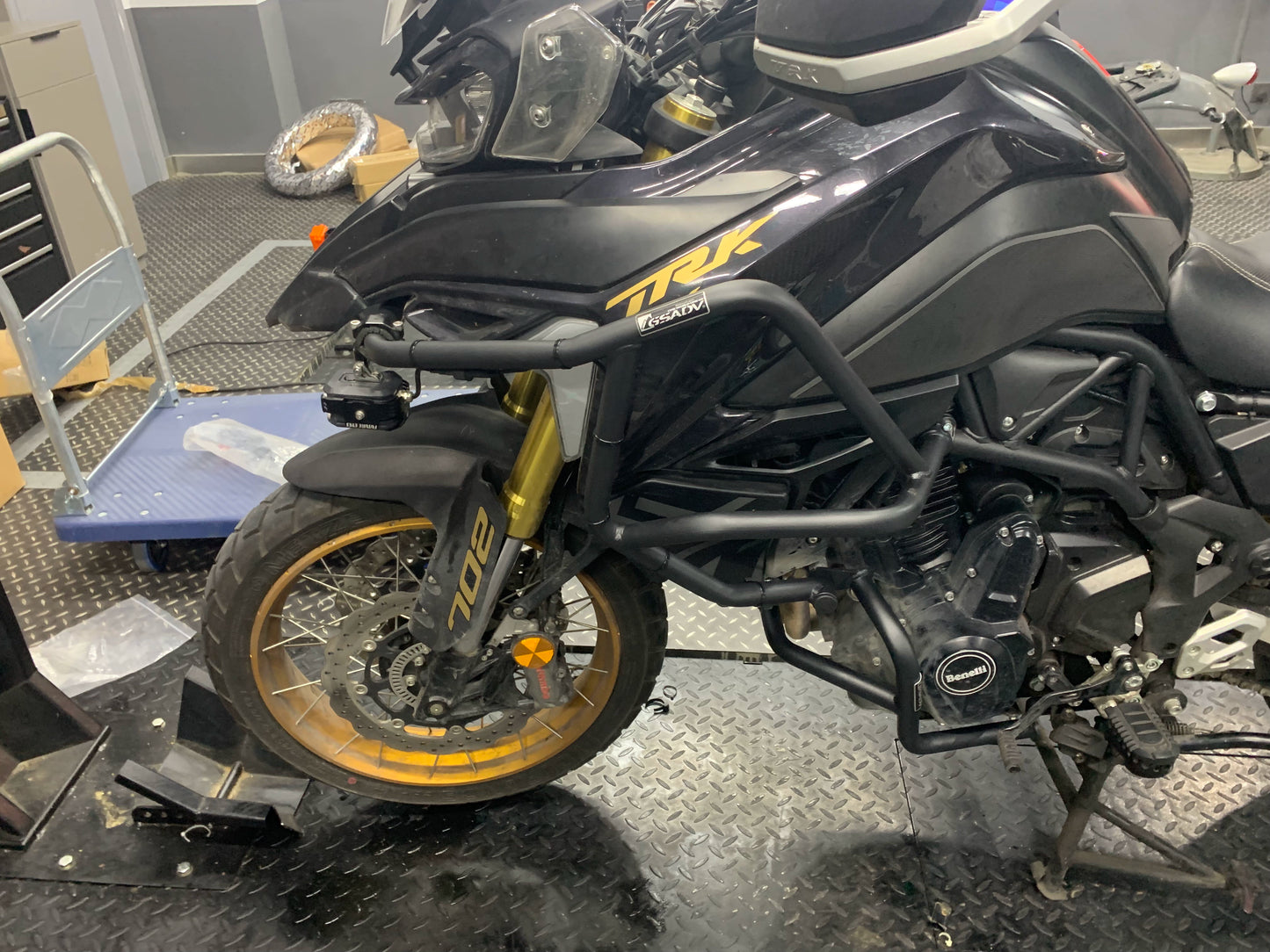 TRK702/X Anti-collision bar (C model)