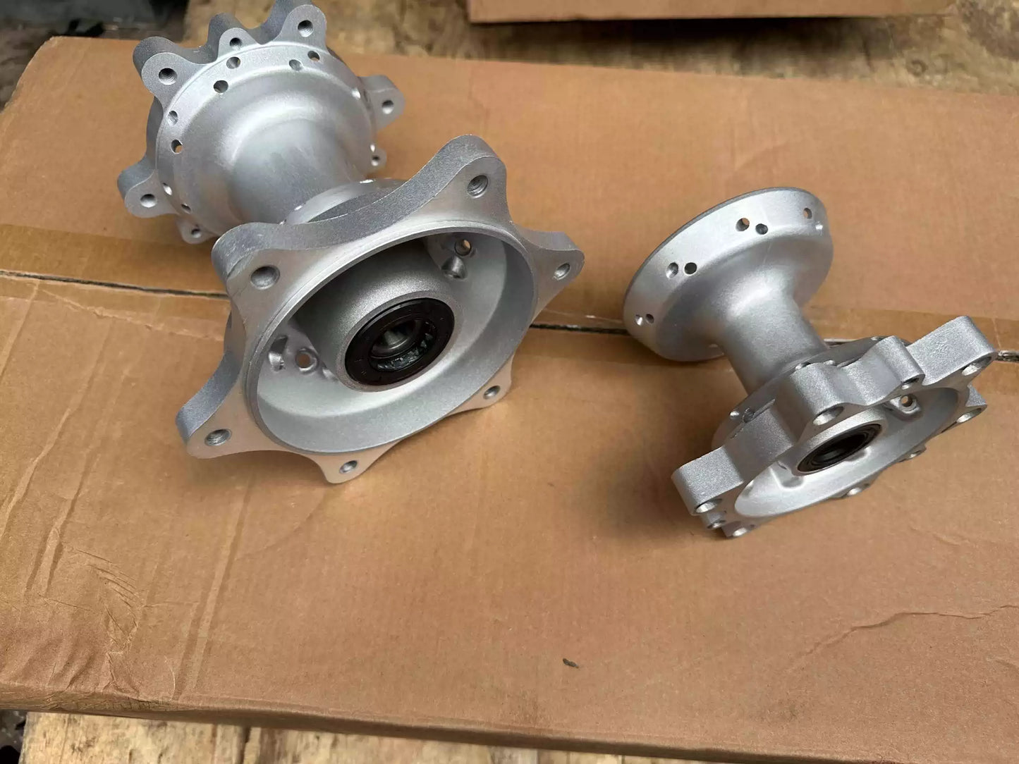 GY300 original wheel hub accessories