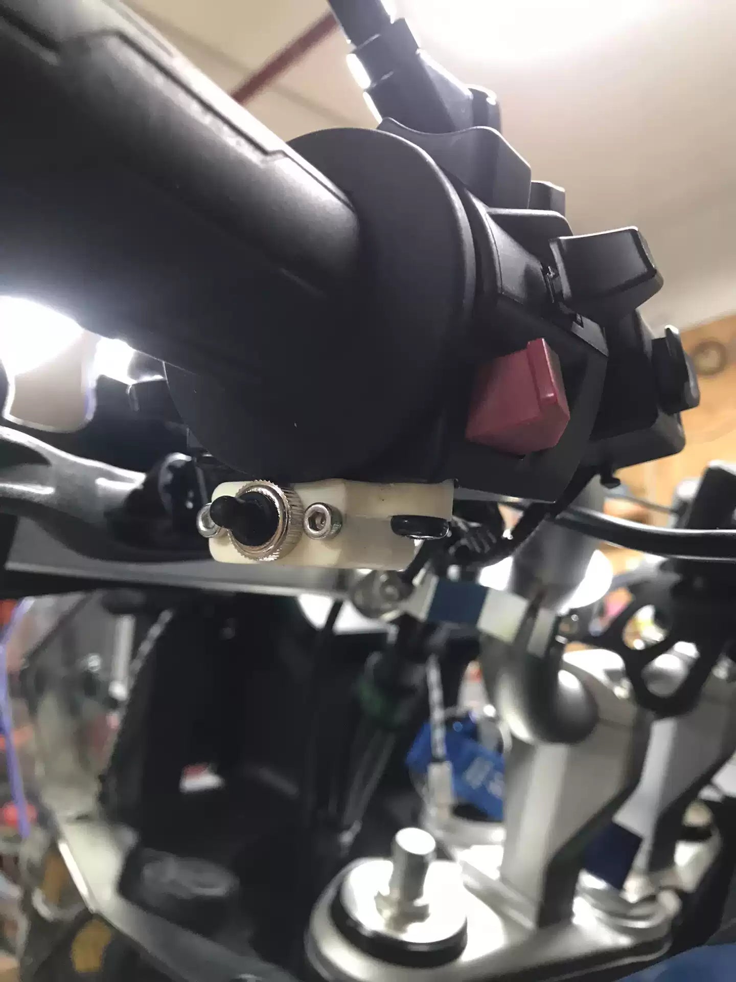800MT auxiliary light switch