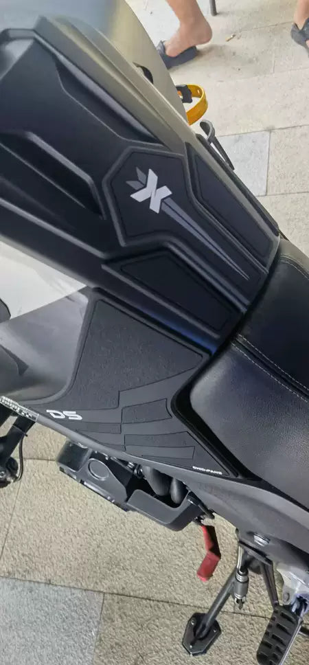 DS525X Fuel tank sticker (rubber)