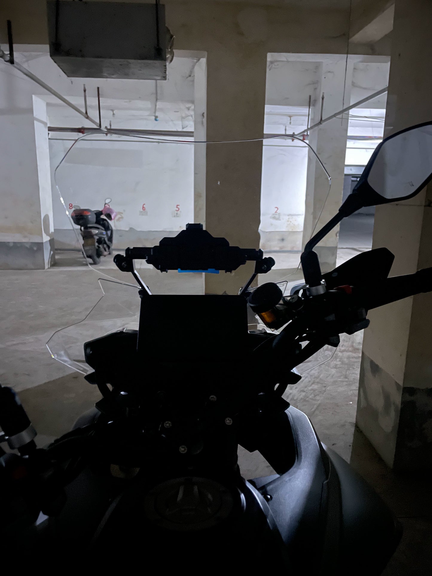 SRT750/800 Windshield (Model B)