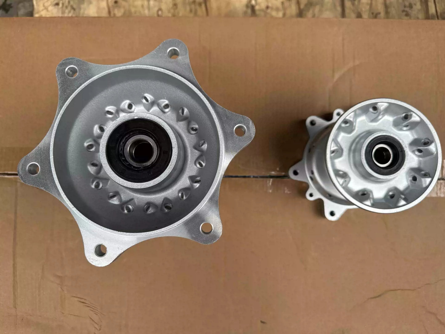 GY300 original wheel hub accessories