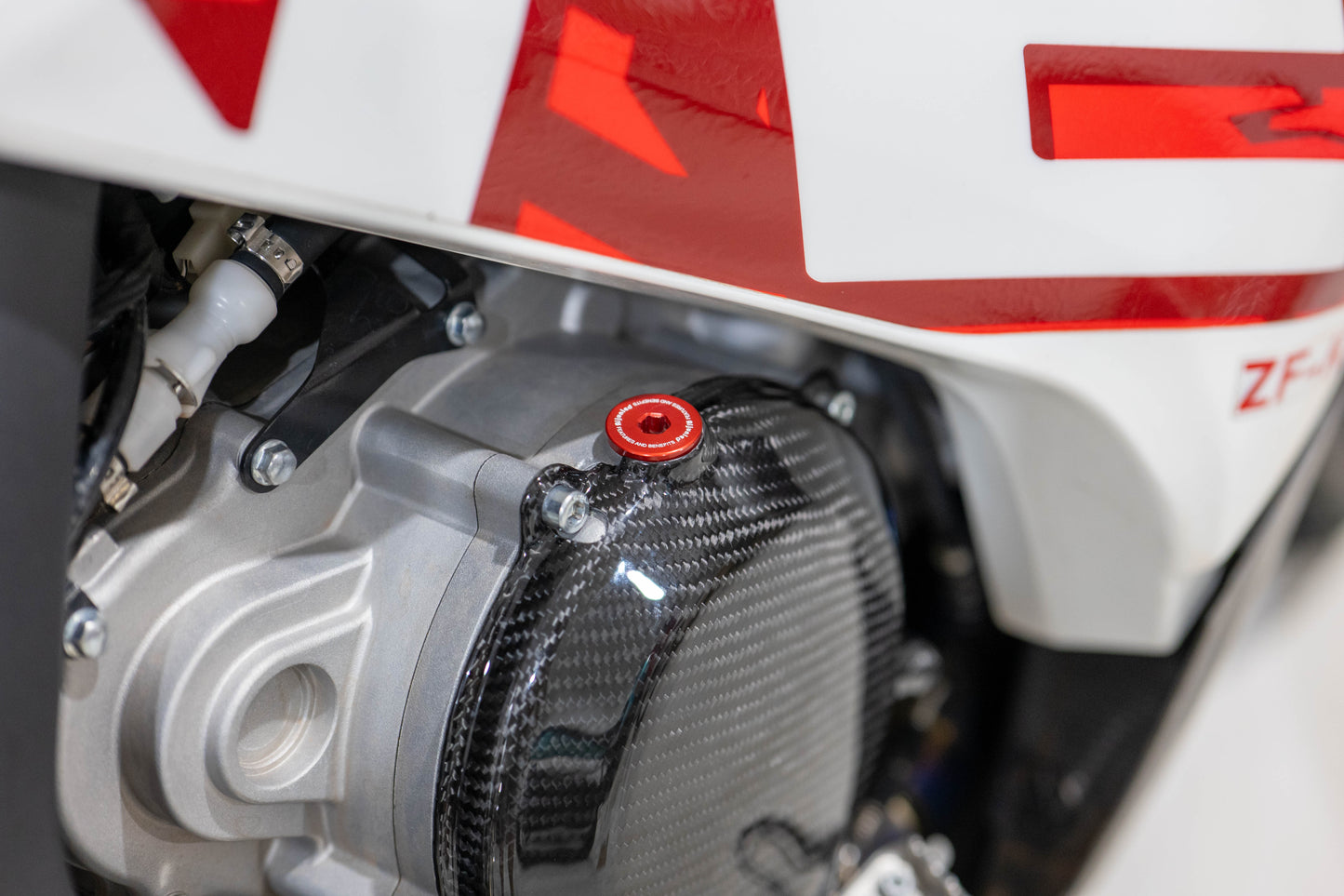 450RALLY Clutch cover protection (carbon fiber)