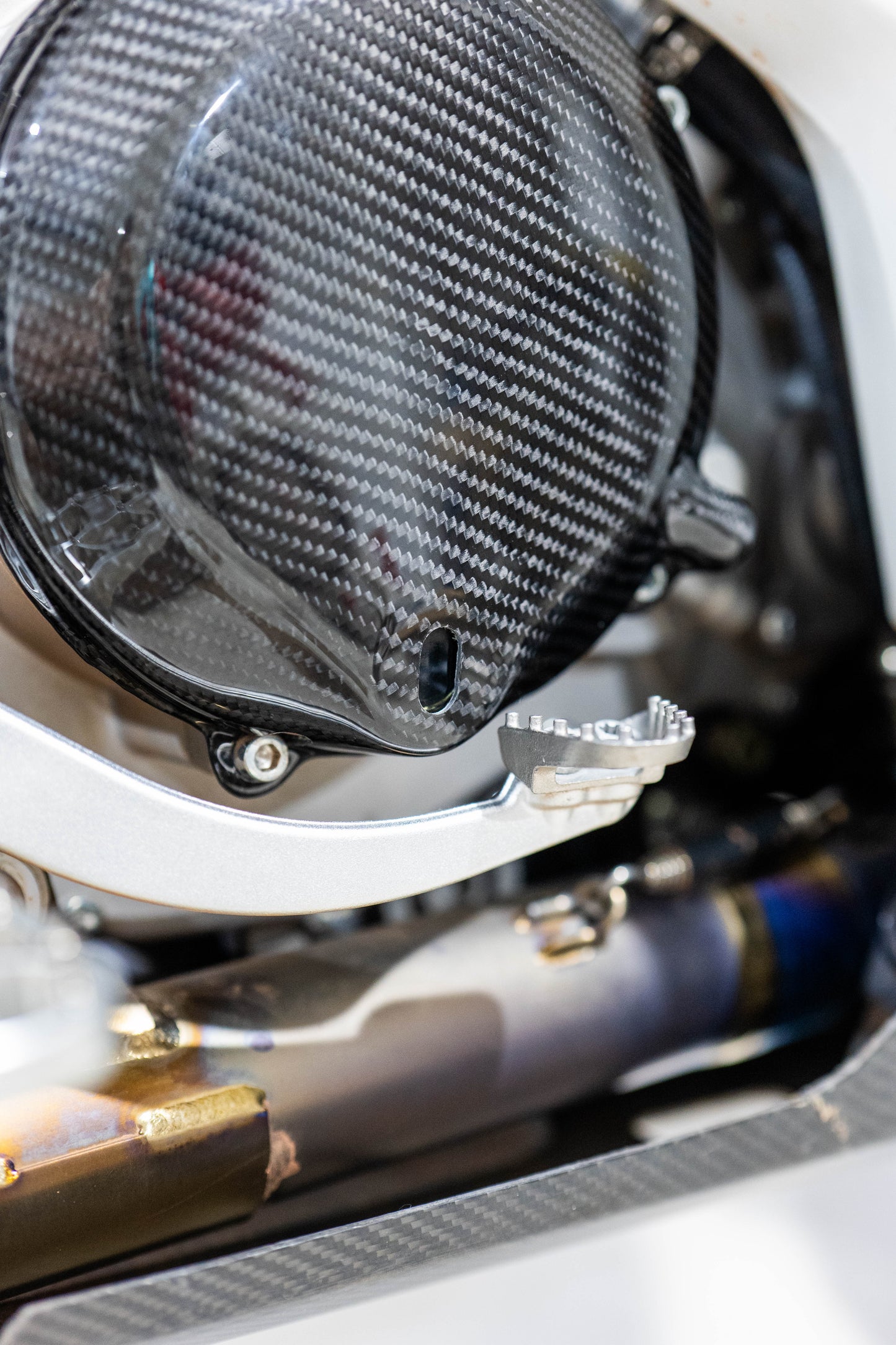 450RALLY Clutch cover protection (carbon fiber)