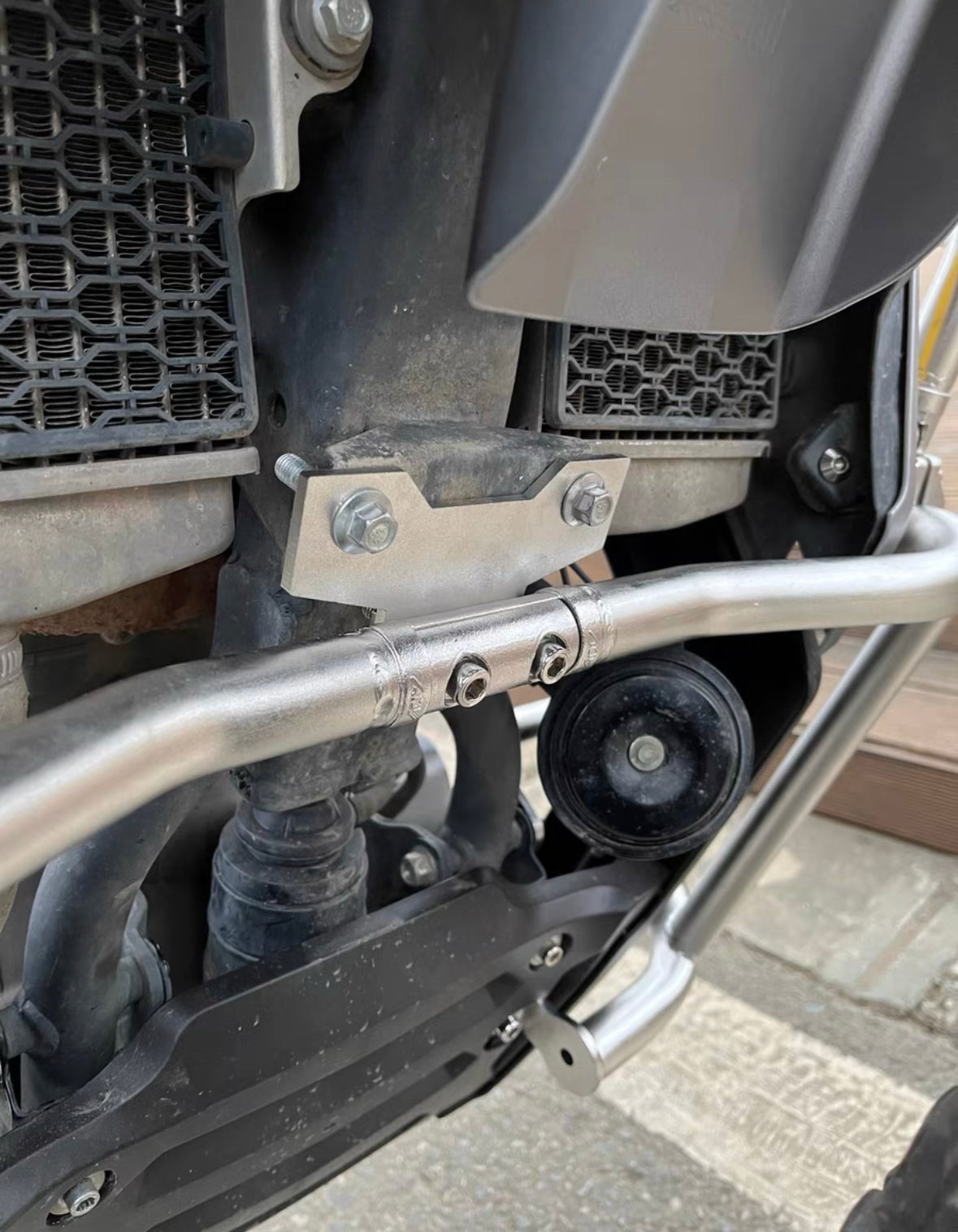 GY300 guard bar