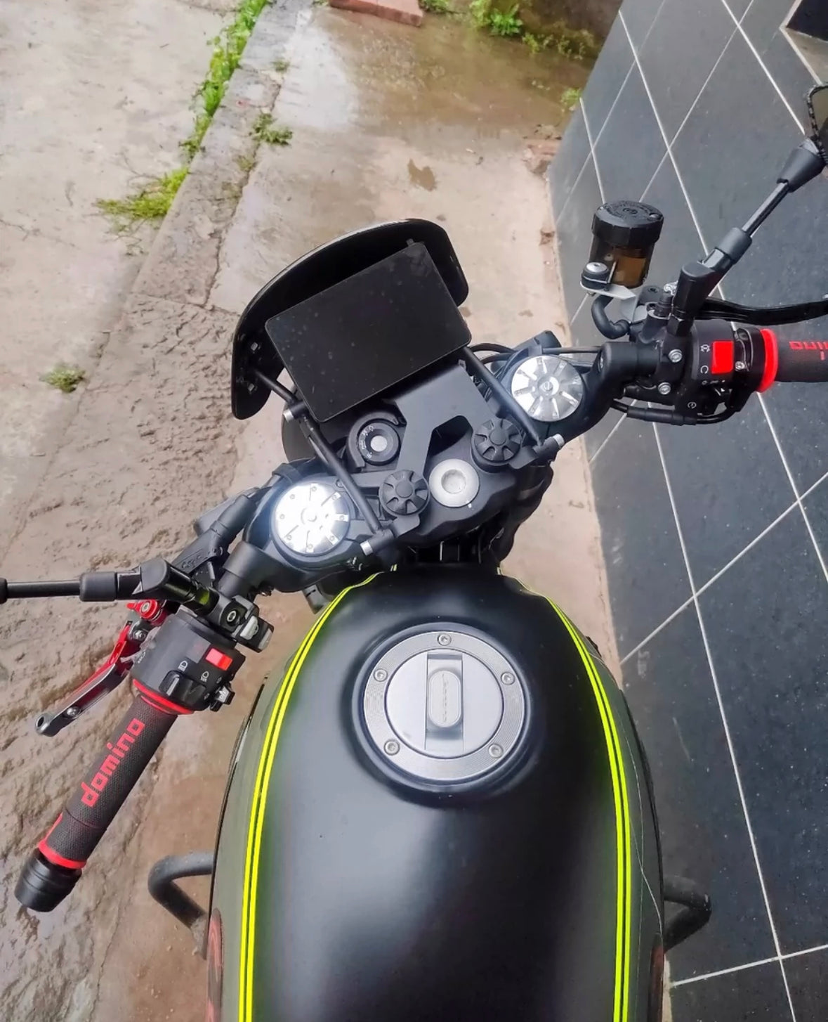 Leoncino500/250 installed new TFT screen