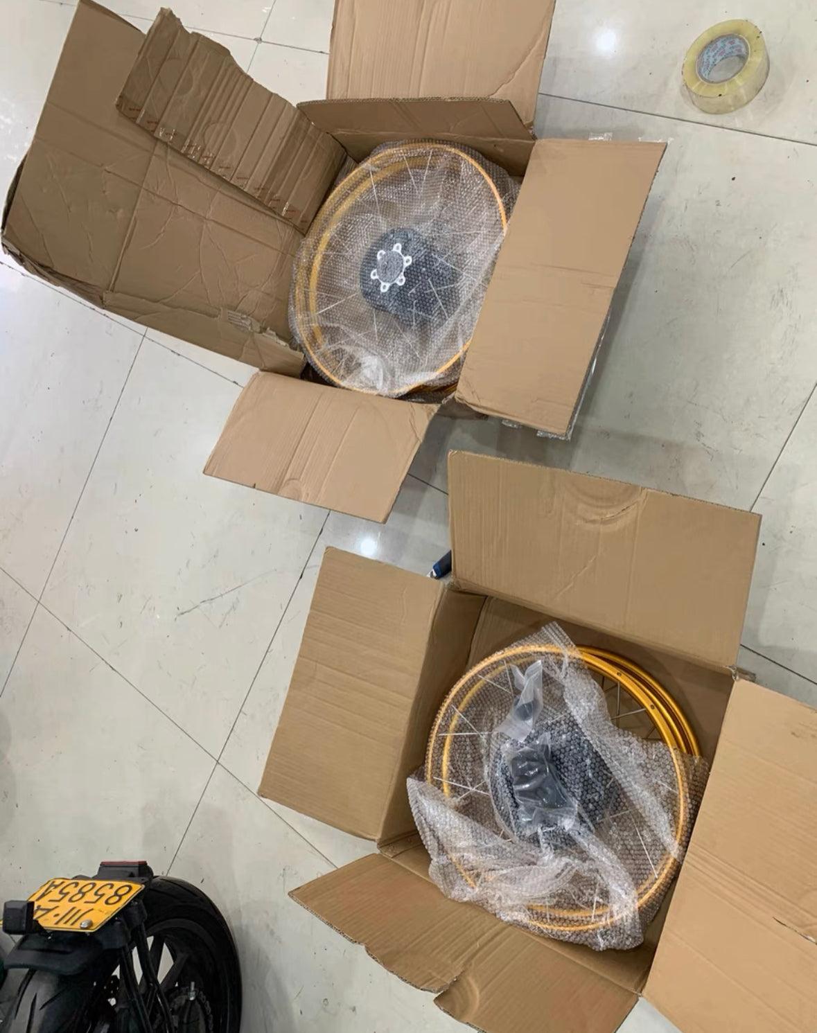 TRK502/X Original gold vacuum spoked wheel