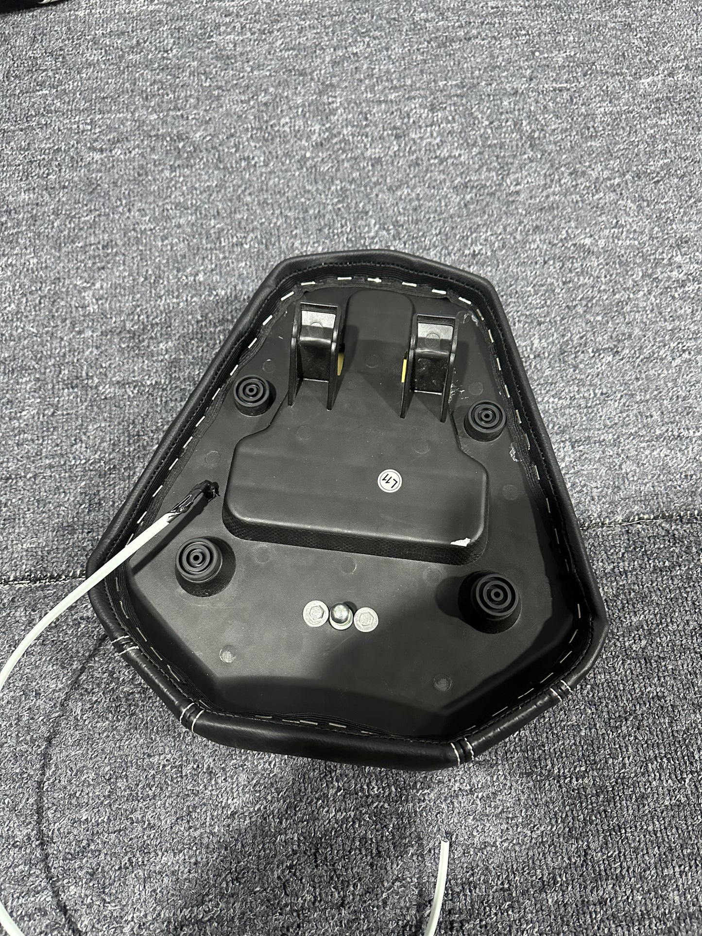 TRK702/X Heated seats (passenger)