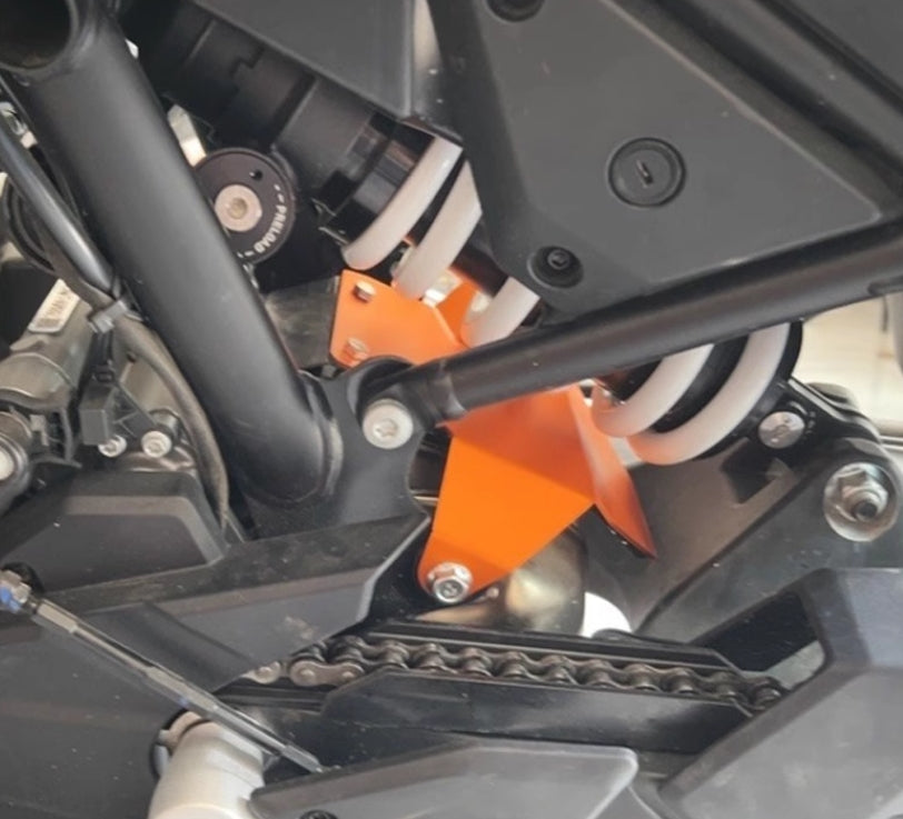 800MT-X  Rear shock absorber heat shield