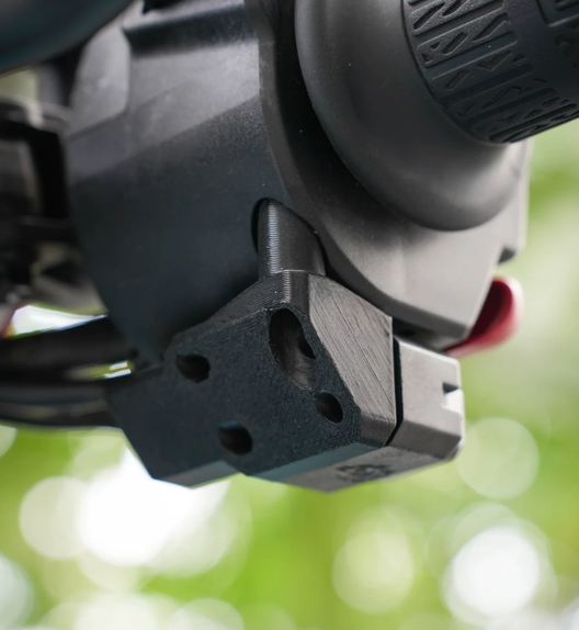 450MT Auxiliary light switch bracket (B)