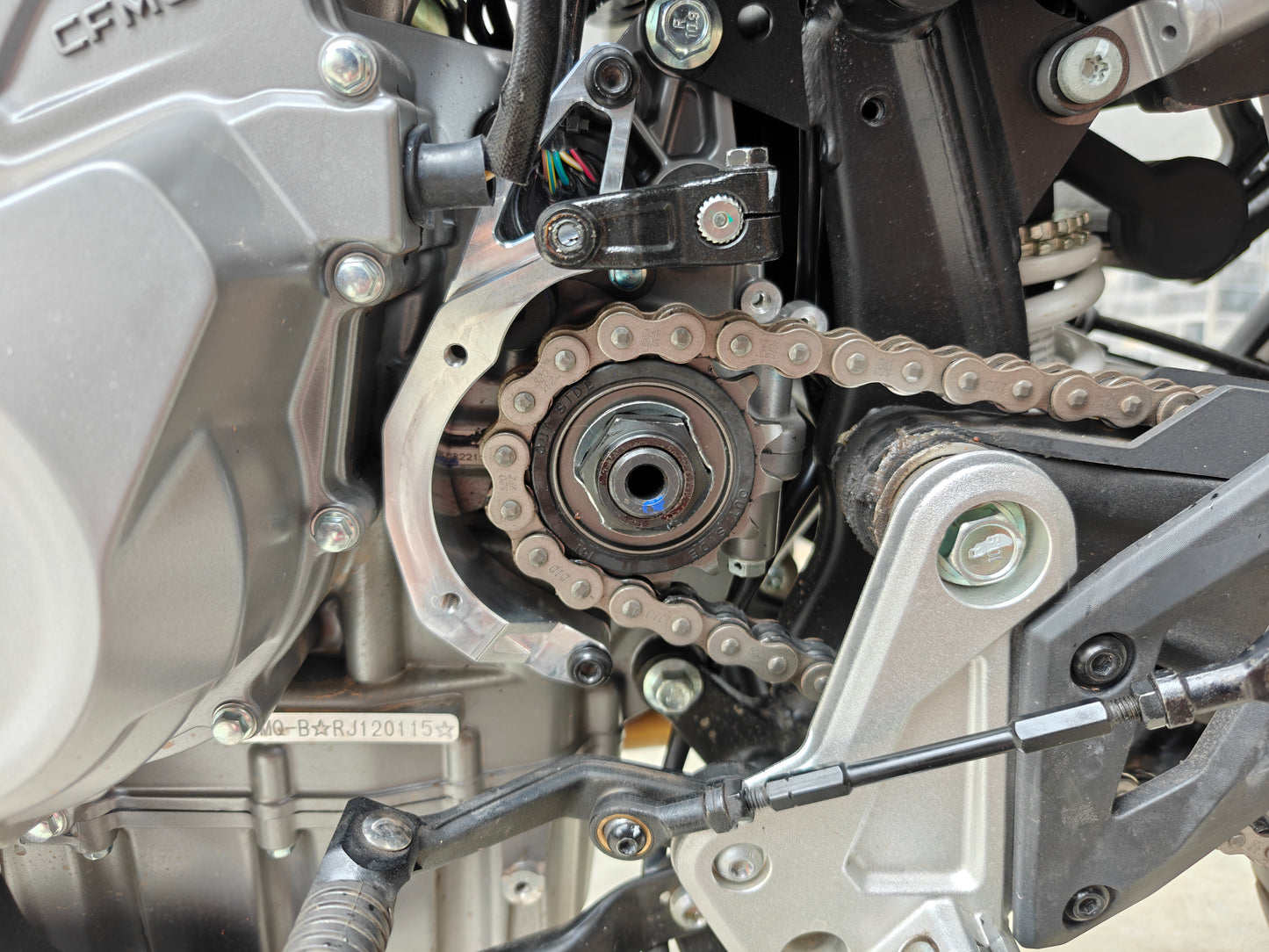 450MT Sprocket cover