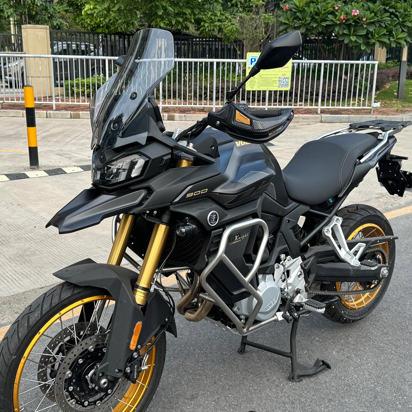 DSX900 Windshield (Model B）