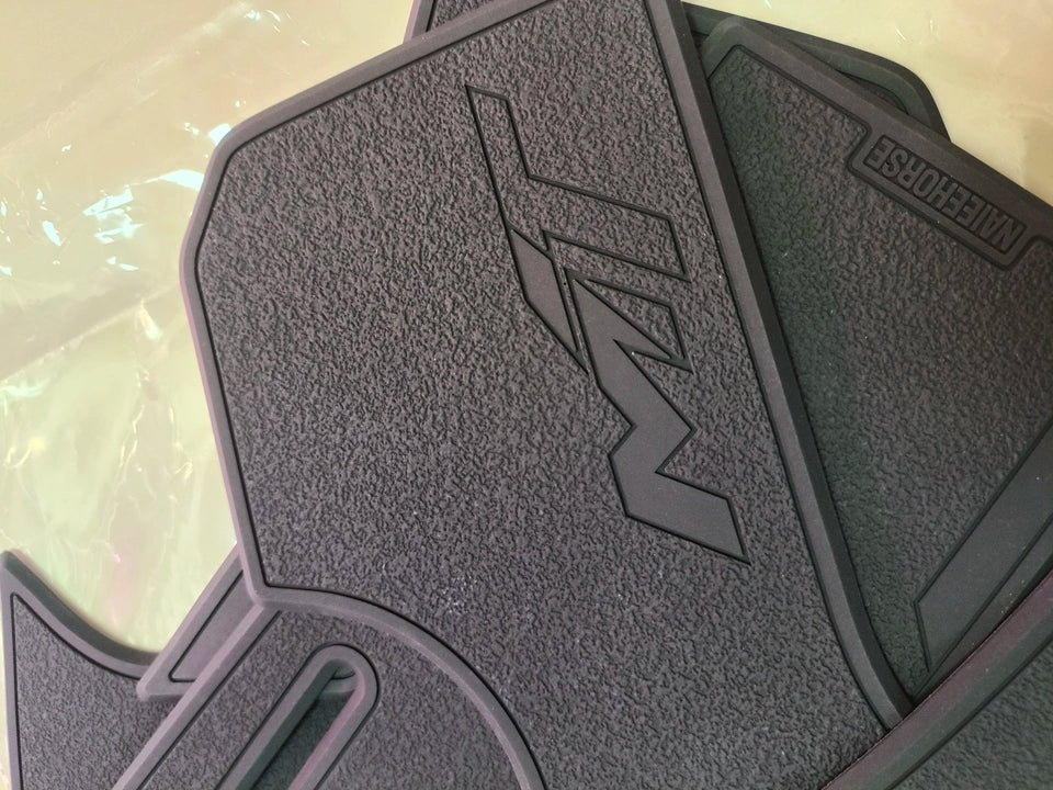 700MT Tank stickers (A)
