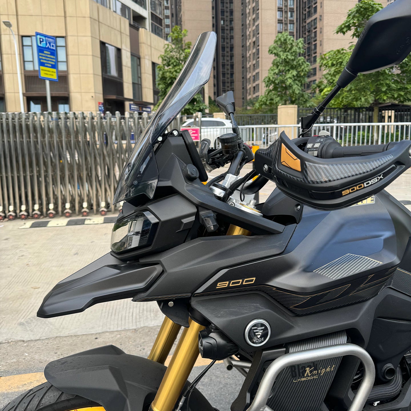 DSX900 Windshield (Model B）