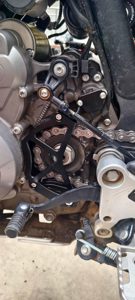 800MT-X Front sprocket cover（A）