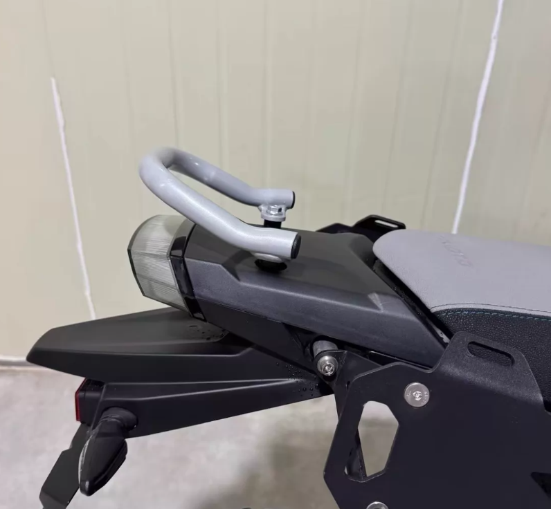 1000MT-X REAR GRAB HANDLE（A）