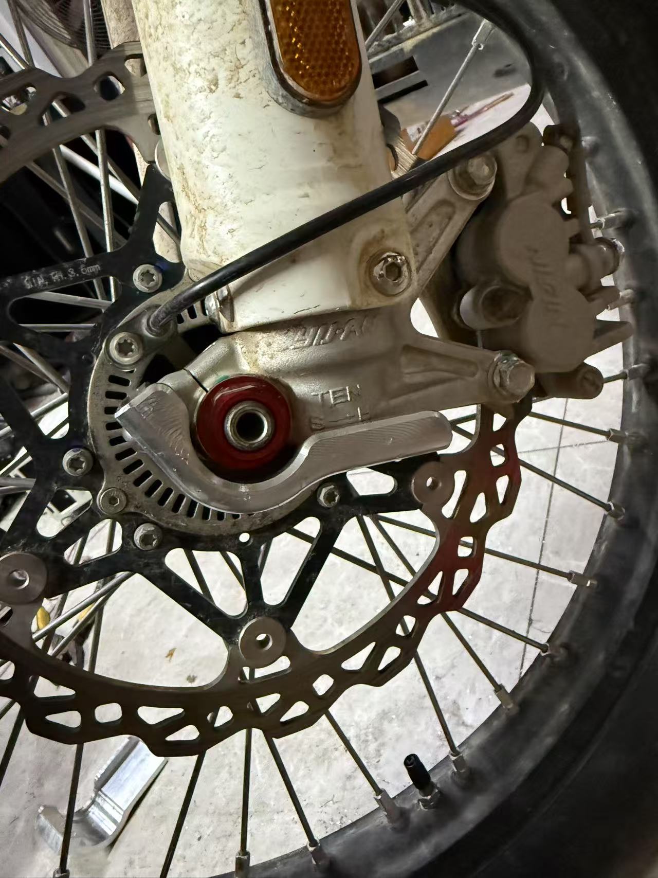 450RALLY Front Fork Shoe Cover