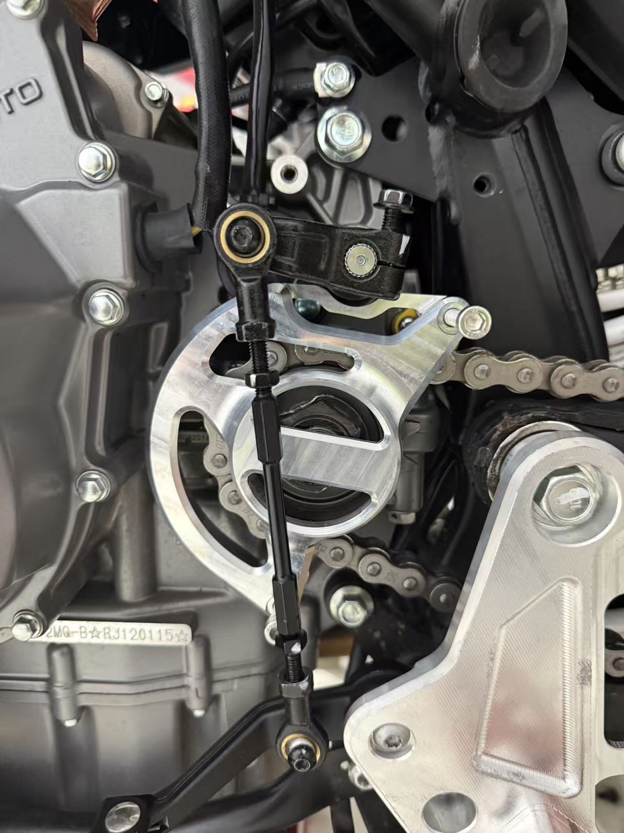 450MT Sprocket cover （B）